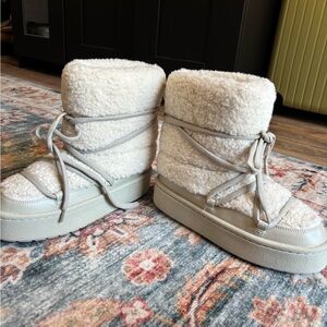 H&M Cream Winter Shearling Boots